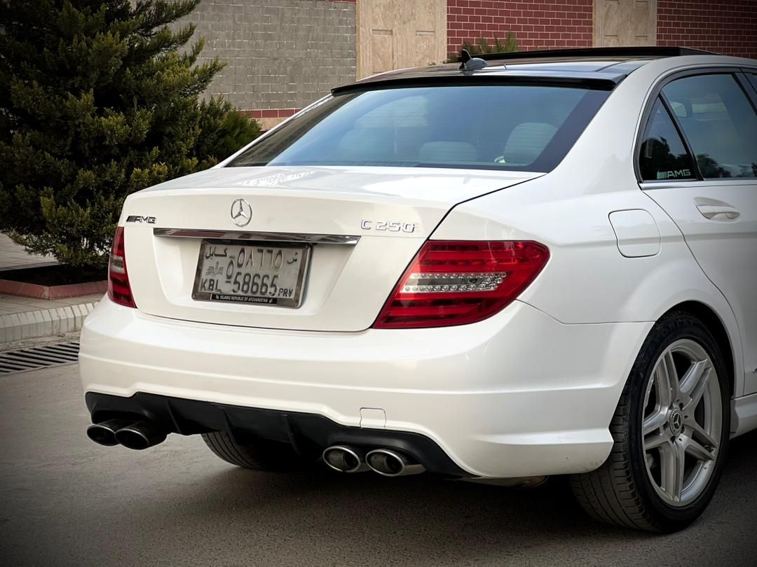 🚘 Mercedes-Benz C250 Turbo 201