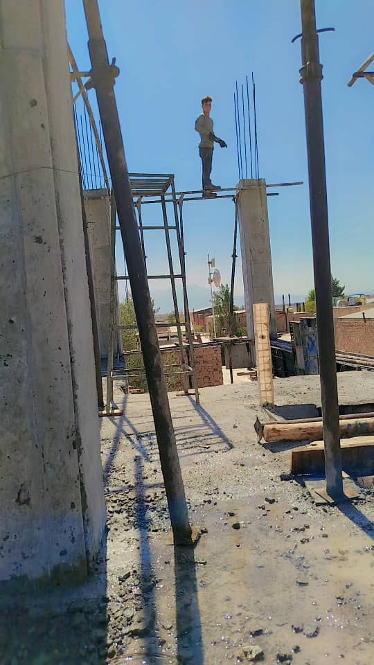 اوستا کار قالب بند سیم بند هستم جوشکاری سیار هم دا