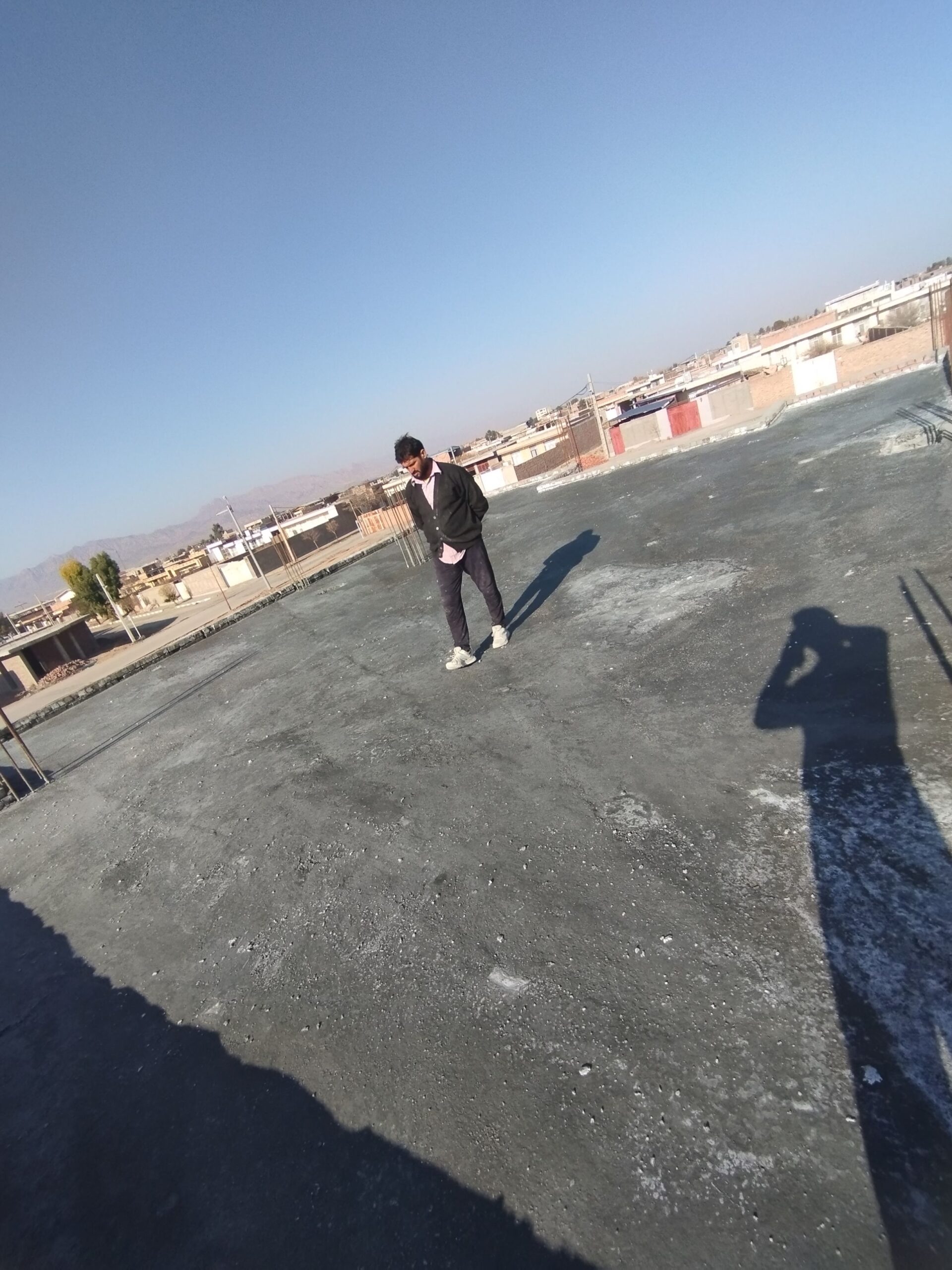 اوستا کار قالب بند سیم بند هستم جوشکاری سیار هم دا