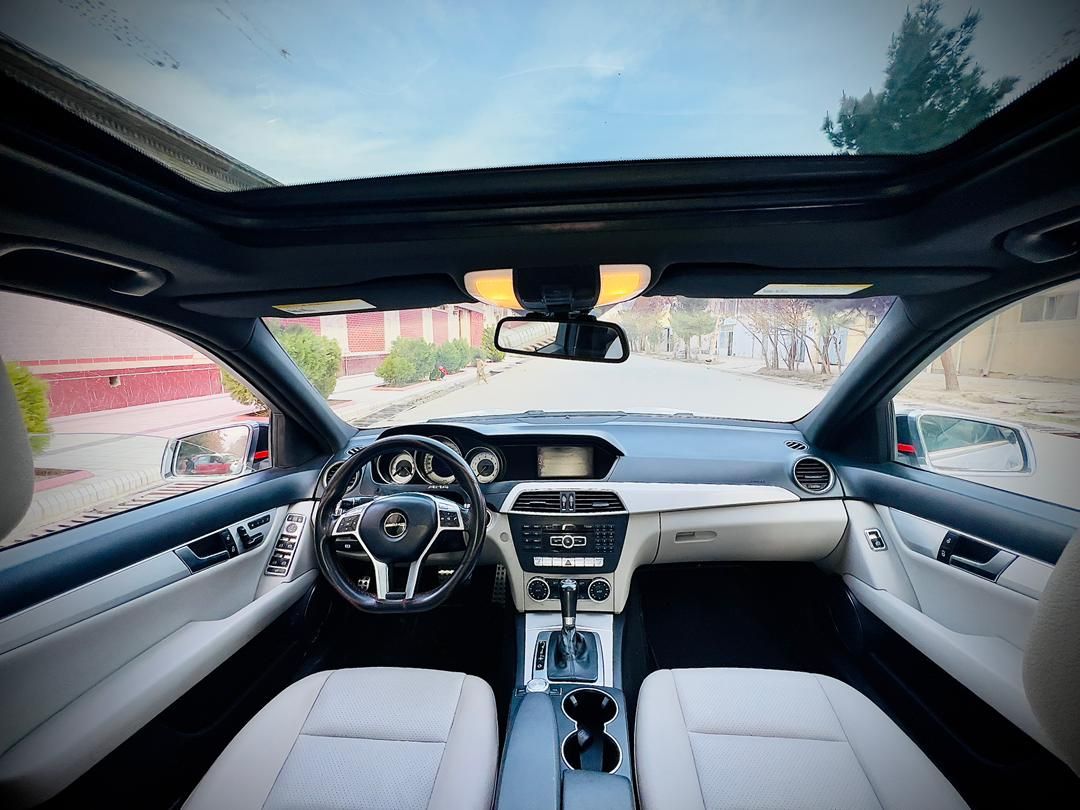 🚘 Mercedes-Benz C250 Turbo 201