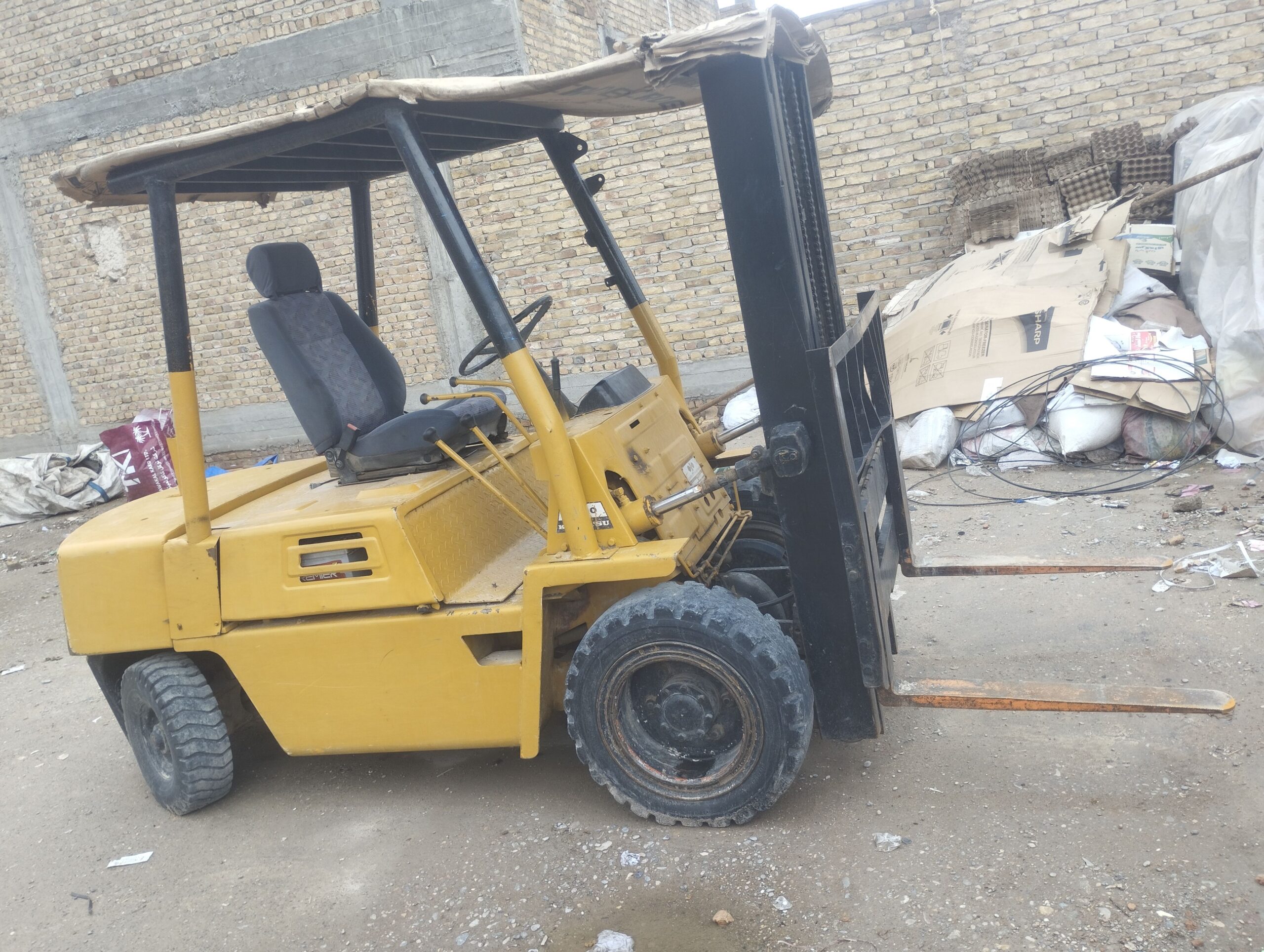 لیفتراک 3500کیلو باره به راحتی بلند میکنه