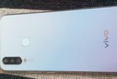 Vivo Y17 سالم، کمی شکستگی دارد، برای فروش