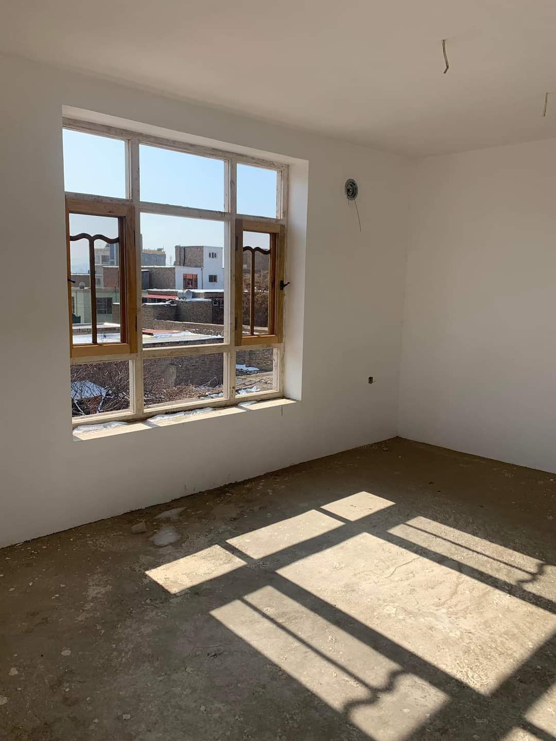 خانه فروشی و گروی سه منزله پخته کانکریت