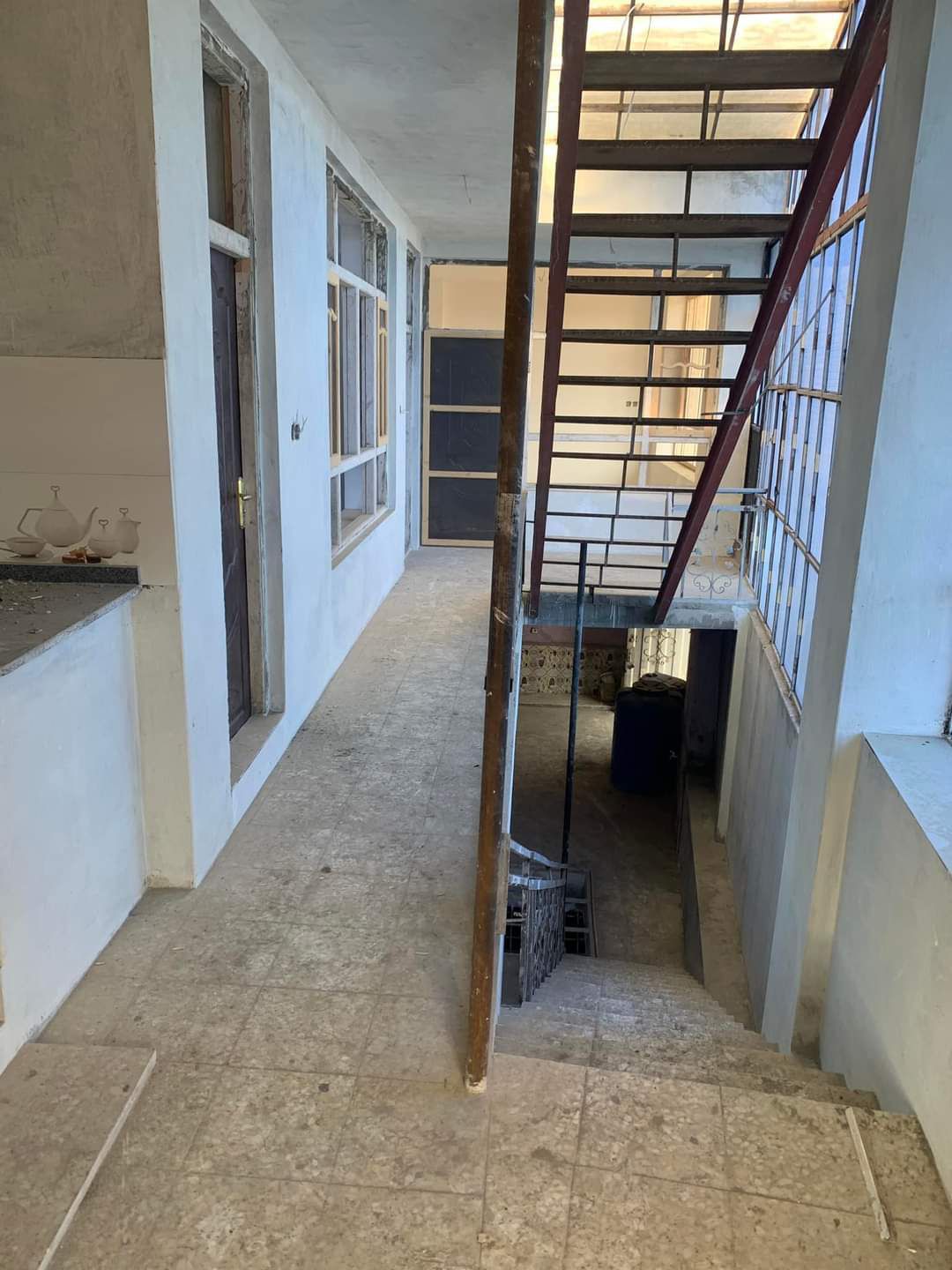 خانه فروشی و گروی سه منزله پخته کانکریت